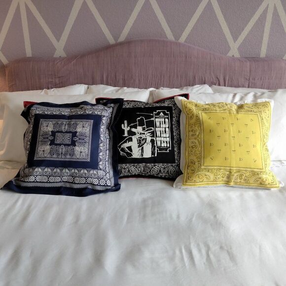 Navy Bandana on Red Cotton 20 x 20 Accent Throw Pillow NEW - Picture 10 of 11